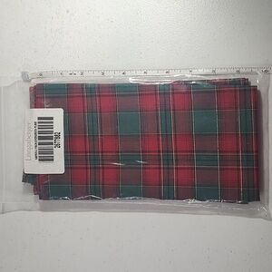 2 Longaberger Fabric Napkins In The Evergreen Plaid Fabric Christmas Print New